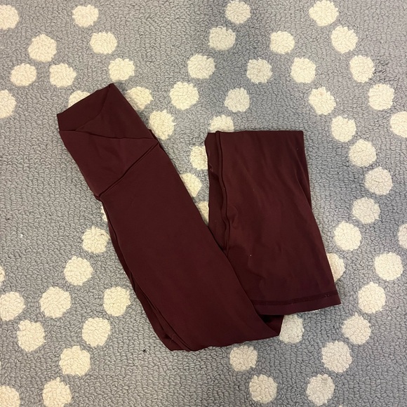 OFFLINE By Aerie Real Me High Waisted Crossover Flare Legging royal berry - Picture 3 of 4